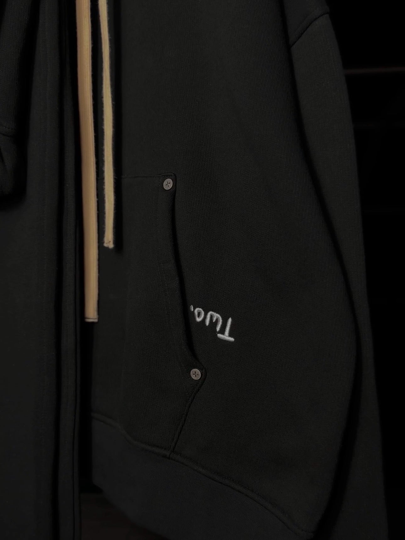 Black 2.Hoodie